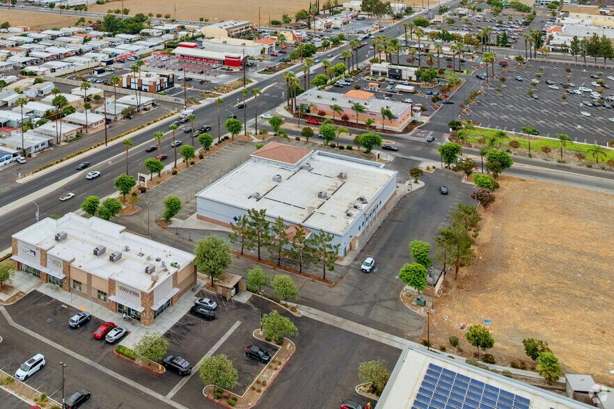 More Photos Of 1605 S San Jacinto Ave, San Jacinto Drugstore For Sale