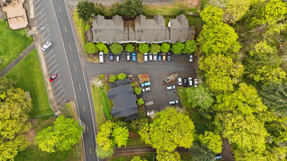More Photos Of 215 Turner Ave, Shelton Apartments For Sale