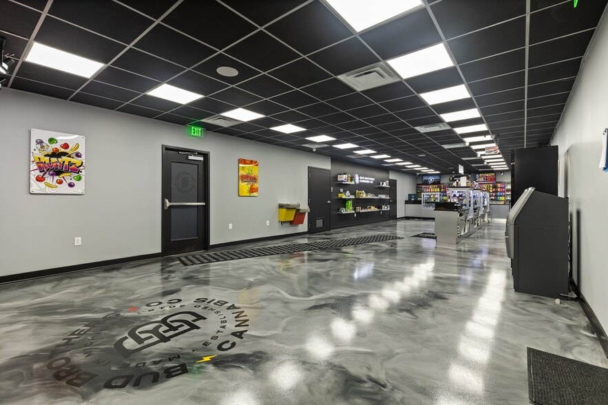 More Photos Of 3392 S Huron Rd, Bay City Storefront For Sale