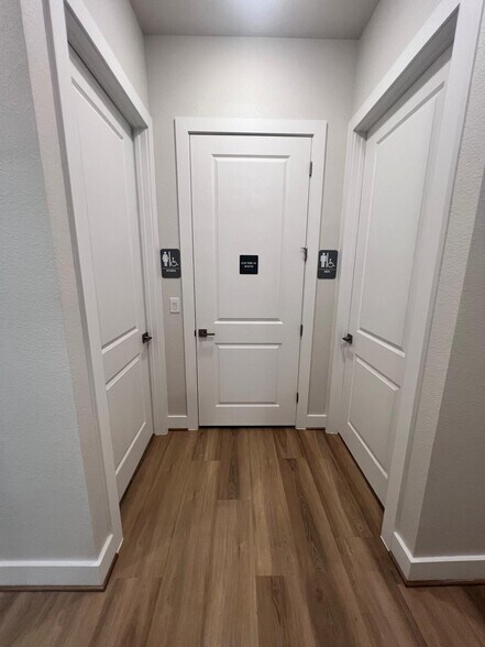 More Photos Of 16702 House Hahl Rd, Cypress Medical For Lease