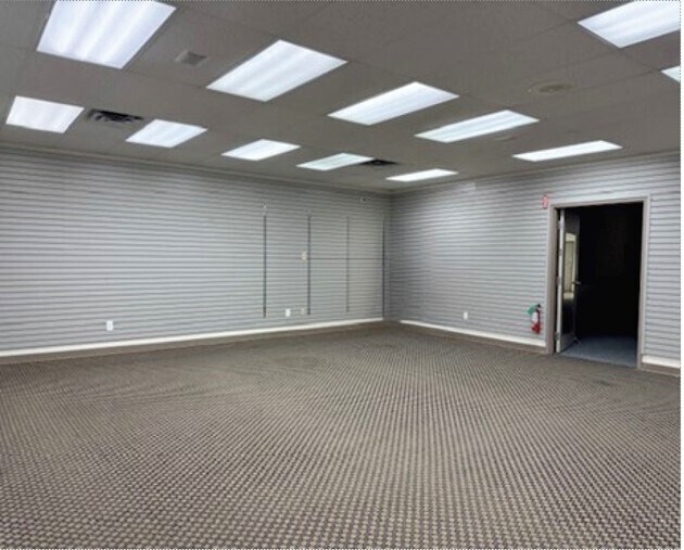 More Photos Of 2472 Gulf To Bay Blvd, Clearwater Storefront Retail Office For Lease