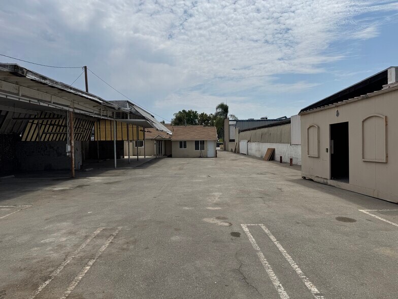 More Photos Of 757 E San Bernardino Rd, Covina Land For Lease