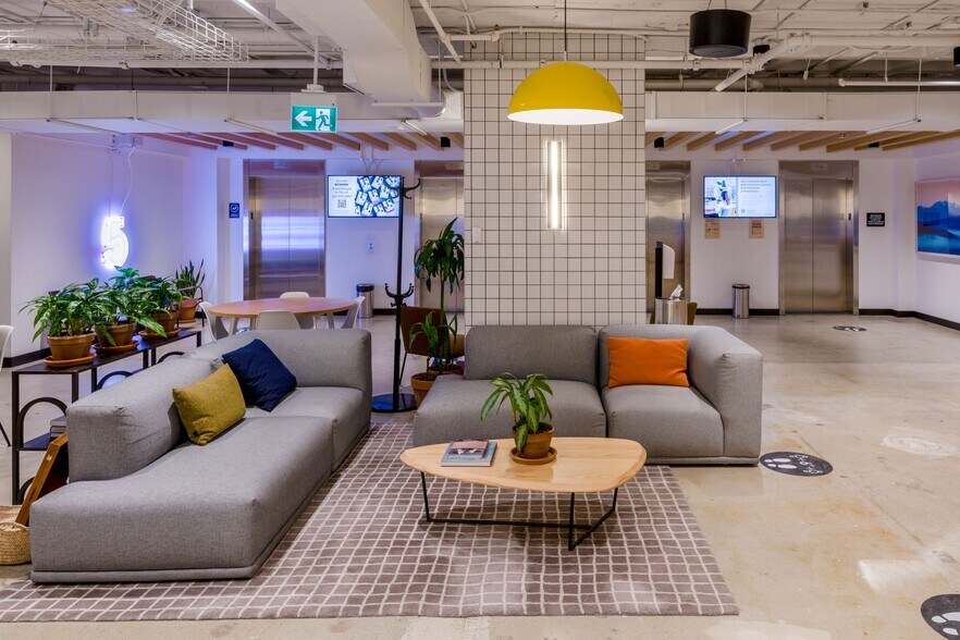 More Photos Of 100 University Ave, Toronto Coworking Space