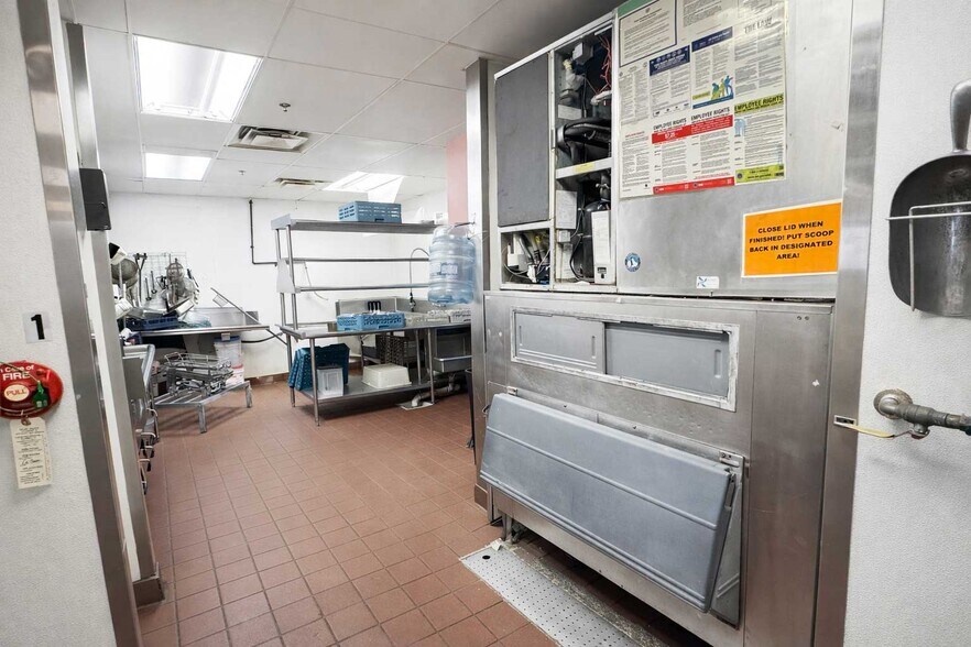 More Photos Of 11620 FM 620 N, Austin Restaurant For Sale