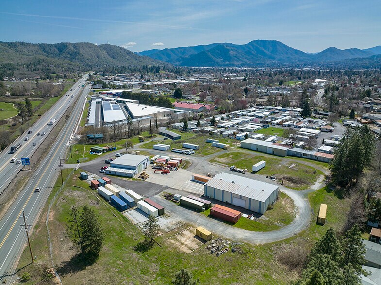 More Photos Of 2660 NW Vine St, Grants Pass Manufacturing For Sale