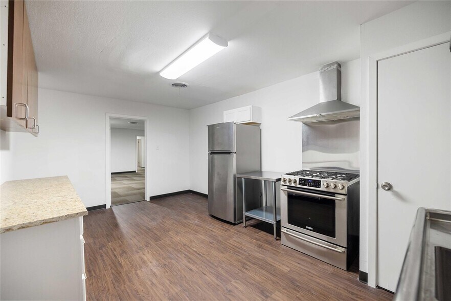 More Photos Of 1700 Amanda Ave, Fort Worth Religious Facility For Sale