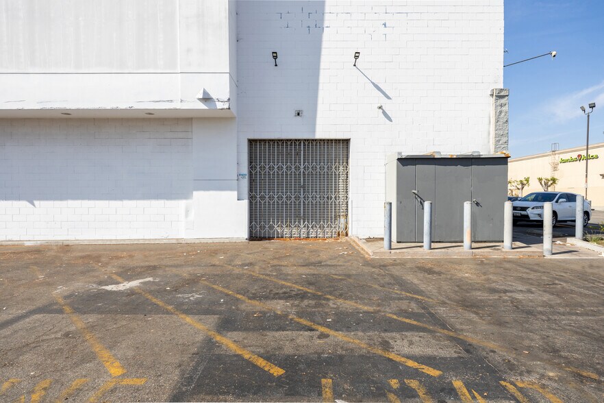 More Photos Of 6054 Pacific Blvd, Huntington Park Freestanding For Lease
