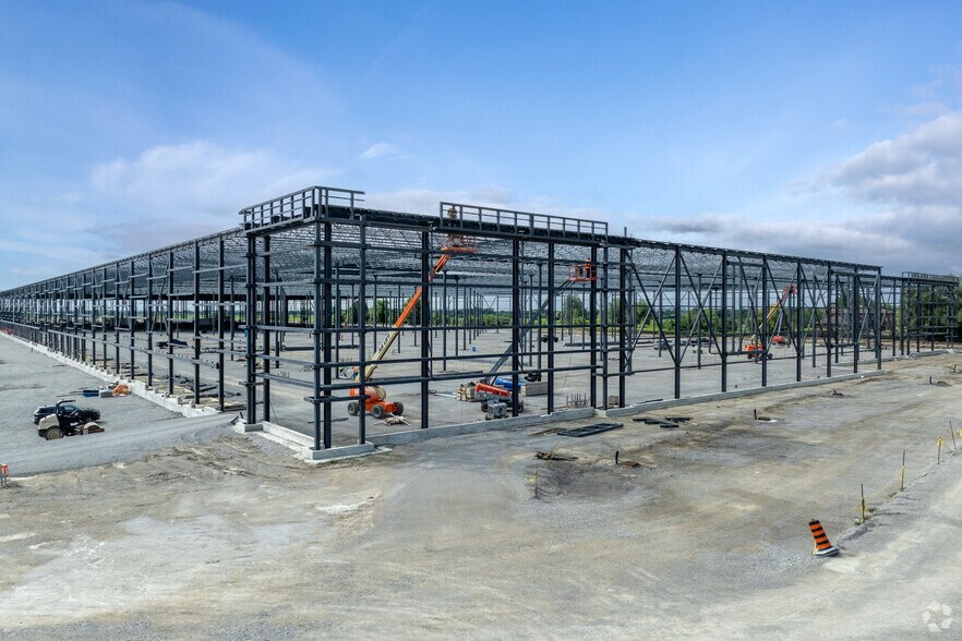 More Photos Of 5405 Countryside Dr, Brampton Warehouse For Lease