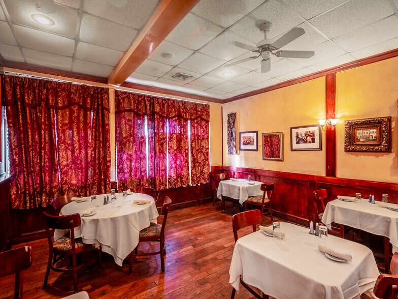 More Photos Of 4358 Victory Blvd, Staten Island Storefront Retail Residential For Lease