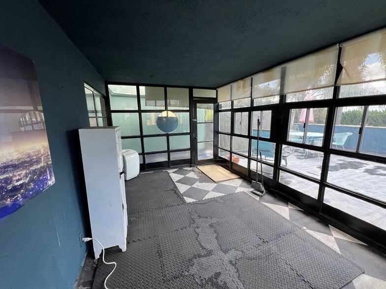 More Photos Of 310 S Crescent Heights Blvd, Los Angeles Apartments For Sale