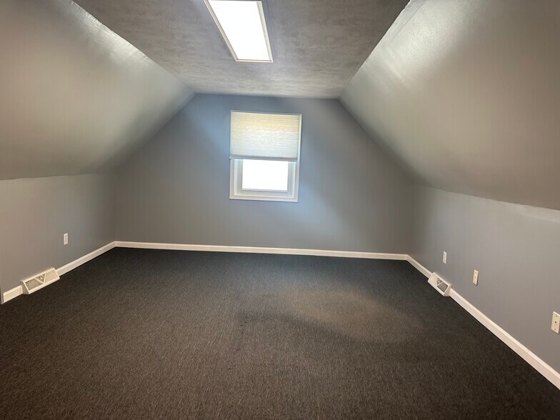 More Photos Of 36403 Vine St, Willoughby Office For Sale