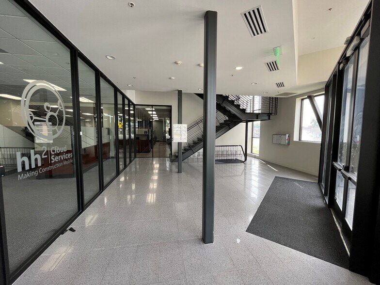 More Photos Of 33 S Main St, Kaysville Bank For Lease