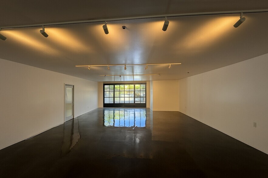 More Photos Of 3014 N Coolidge Ave, Los Angeles Warehouse For Lease