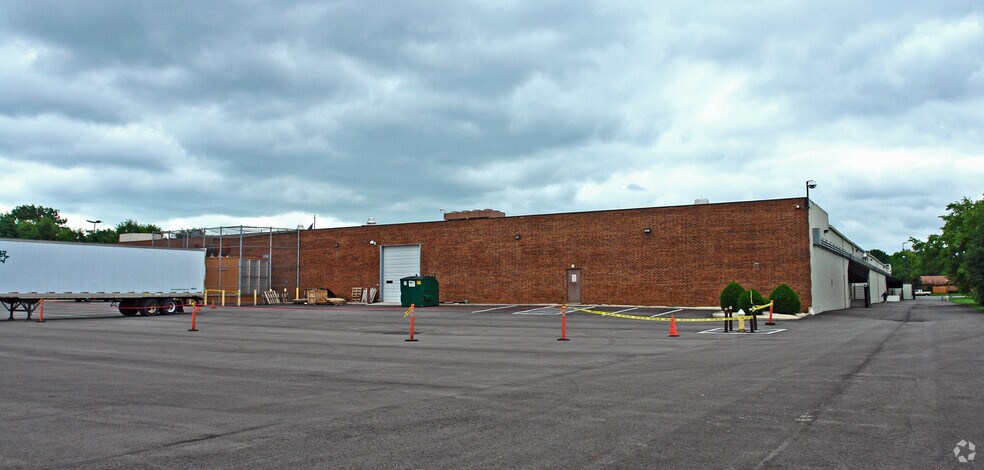 More Photos Of 5959 Bigger Rd, Kettering Light Distribution For Sale