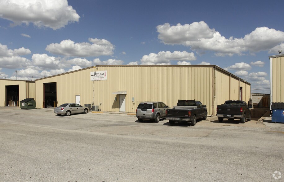 Primary Photo Of 9201 Brown Ln, Austin Warehouse For Sale