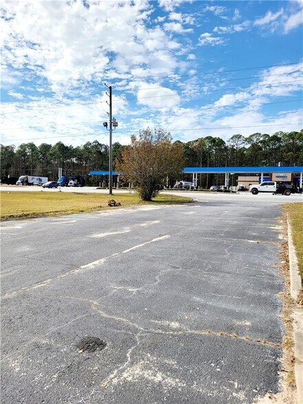 More Photos Of 1777 S Georgia Pky W, Waycross Office For Sale