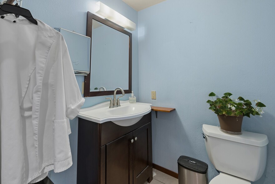 More Photos Of 412 N Main St, Coupeville Healthcare For Sale