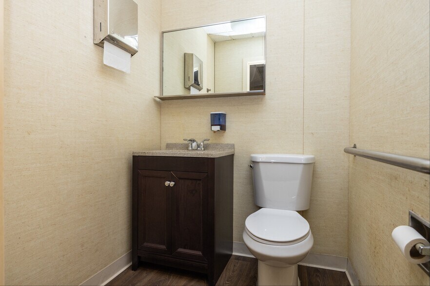 More Photos Of 2630 E Chestnut Ave, Vineland Medical For Sale