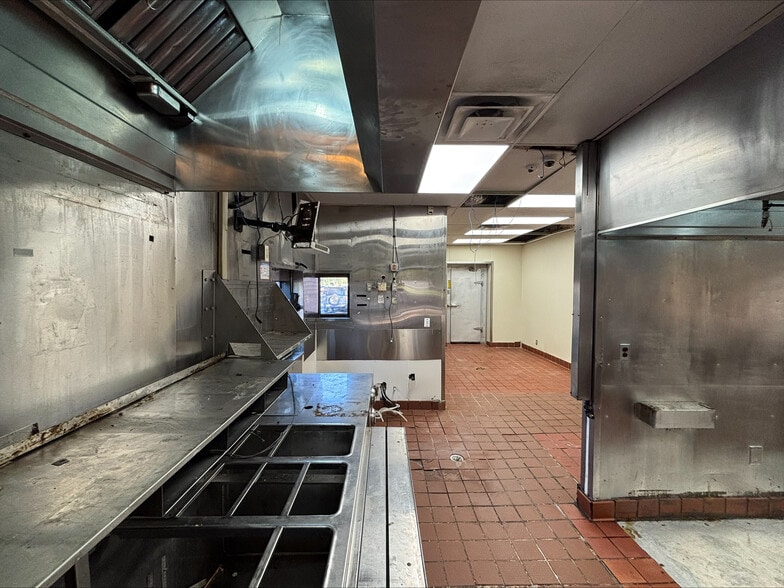 More Photos Of 935 Chuck Dawley Blvd, Mount Pleasant Fast Food For Lease