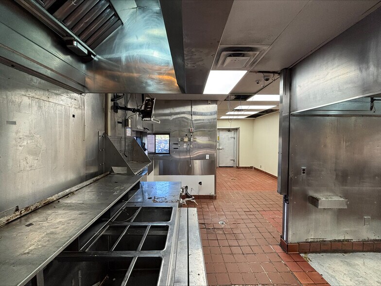 More Photos Of 935 Chuck Dawley Blvd, Mount Pleasant Fast Food For Lease