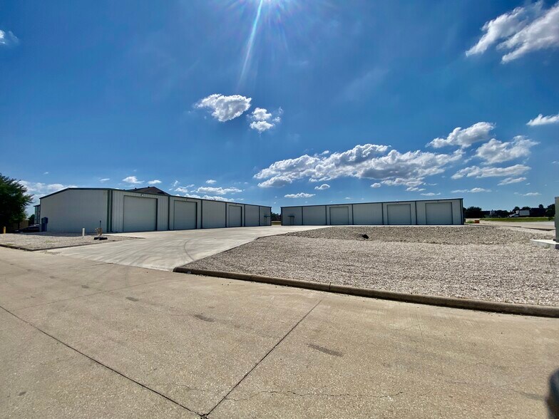 More Photos Of 2023 H O Mills hwy, Port Arthur Warehouse For Lease