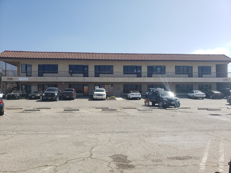 More Photos Of 13741 Foothill Blvd, Sylmar Office For Lease