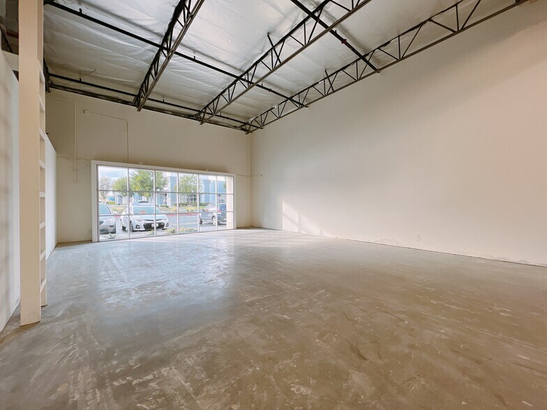 More Photos Of 15350 Fairfield Ranch Rd, Chino Hills Warehouse For Lease