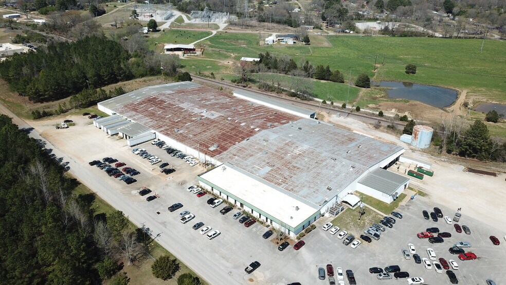 More Photos Of 1003 Denmill Rd, New Albany Warehouse For Lease