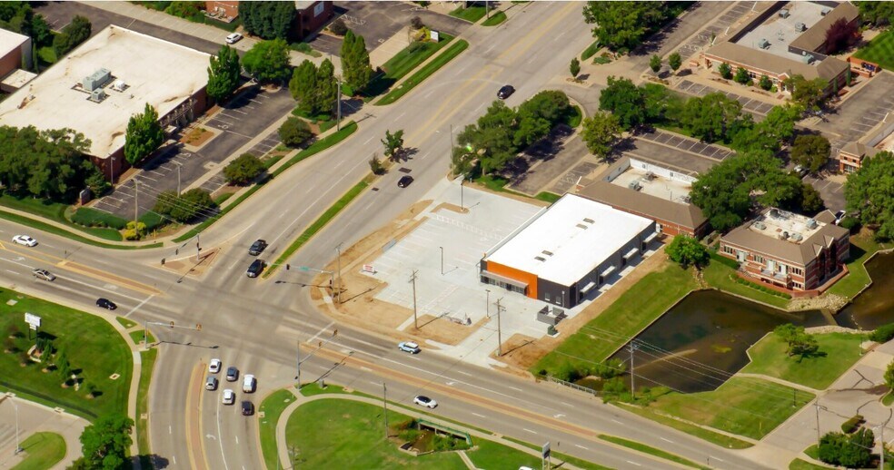 More Photos Of 503 N Webb Rd, Wichita General Retail For Lease