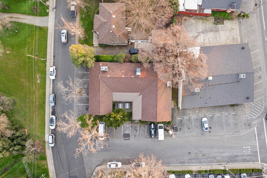 More Photos Of 5980 Webb St, Loomis Office For Lease