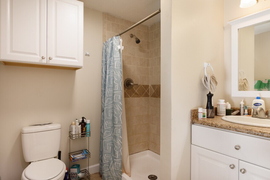 More Photos Of 100-102 Twin Acres Dr, Fayetteville Apartments For Sale