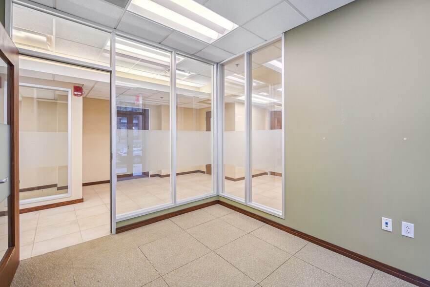 More Photos Of 1150 K St NW, Washington Apartments For Lease