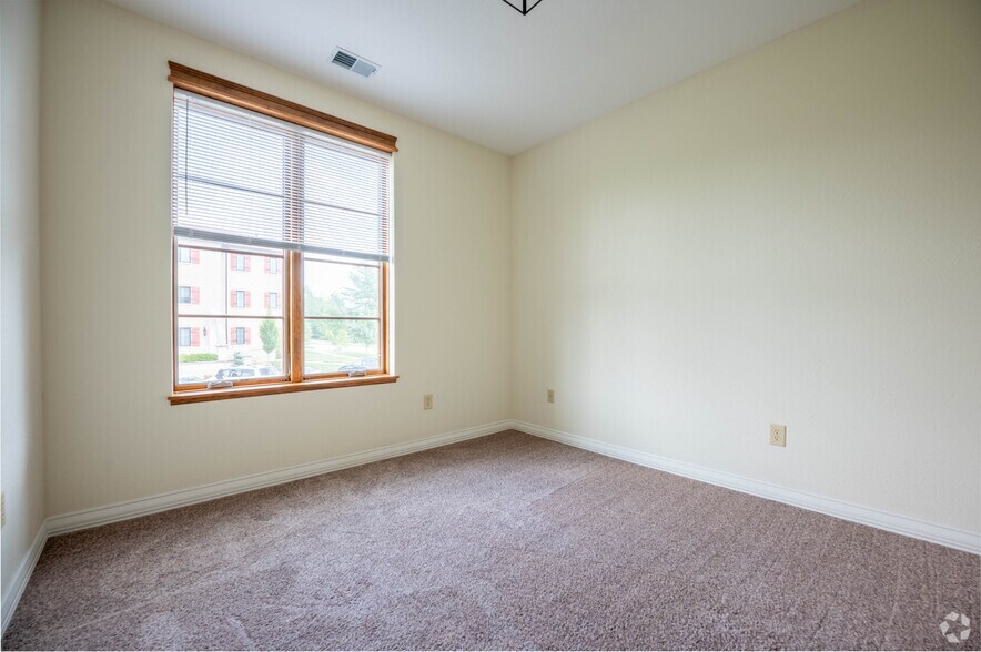 More Photos Of 3105 S Sare Rd, Bloomington Apartments For Lease