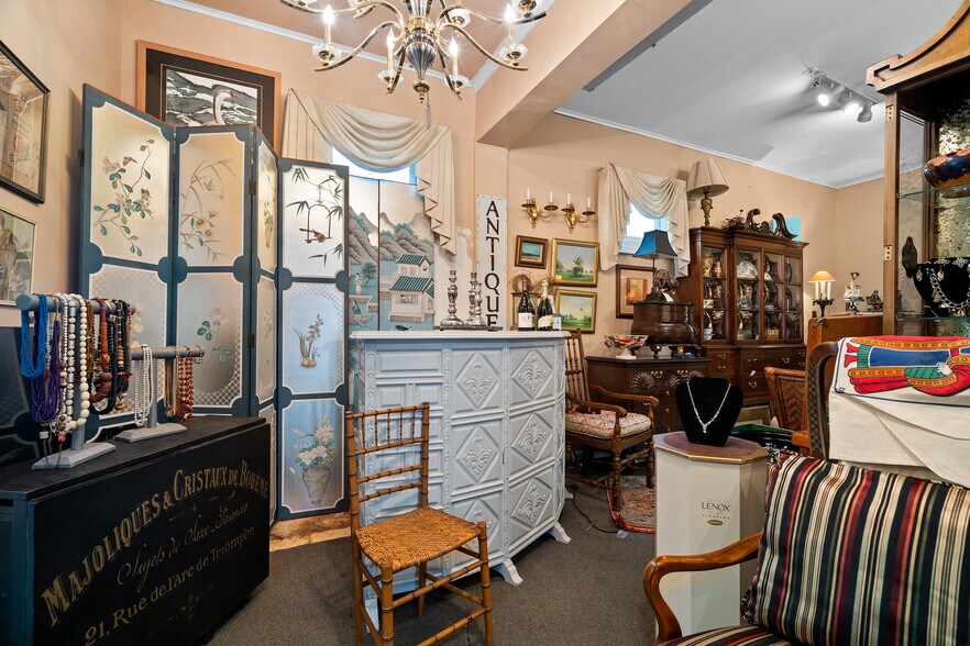 More Photos Of 1537 Hertel Ave, Buffalo Flex For Sale