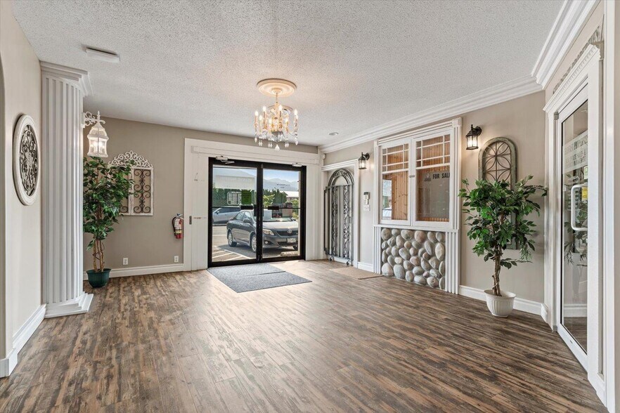 More Photos Of 42375 Yarrow Central Rd, Chilliwack Storefront Retail Residential For Sale
