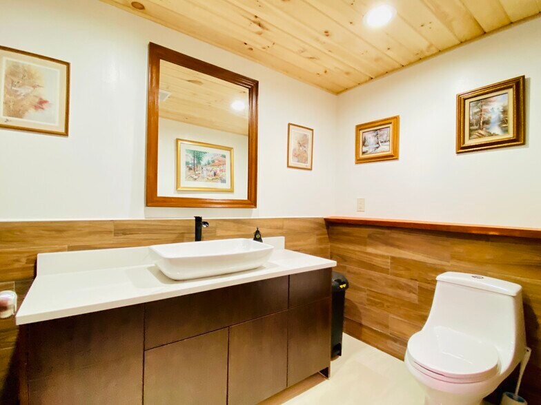 More Photos Of 19 Palsgraf Ct., Elka Park Showroom For Sale