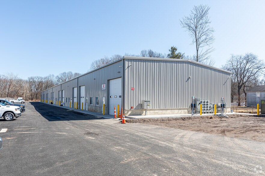 More Photos Of 1300 East St S, Suffield Industrial For Lease