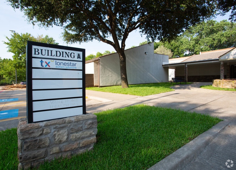 More Photos Of 2801 Osler Dr, Grand Prairie Medical For Lease