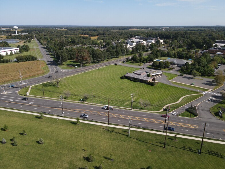 More Photos Of 304 Princeton Hightstown Rd, East Windsor Bank For Lease