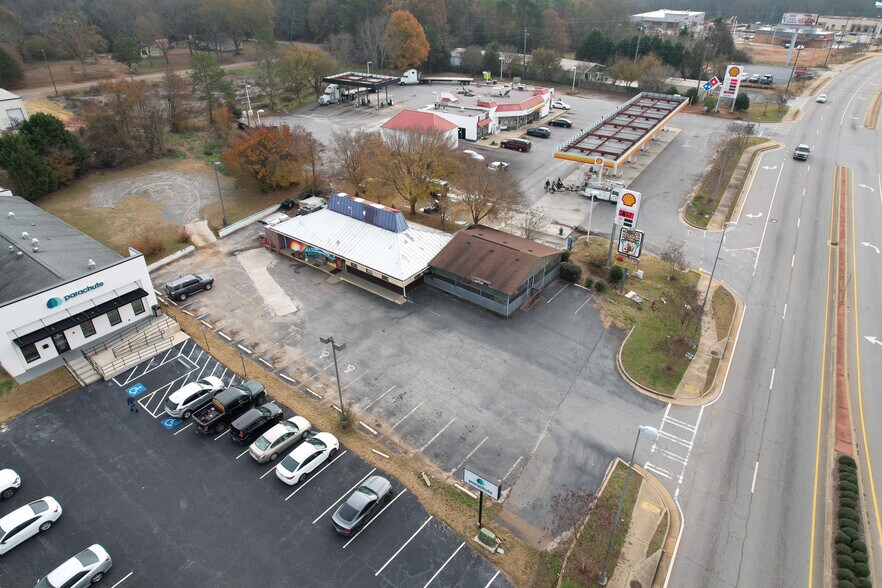 Primary Photo Of 1082 Highway 19 N, Thomaston Restaurant For Sale