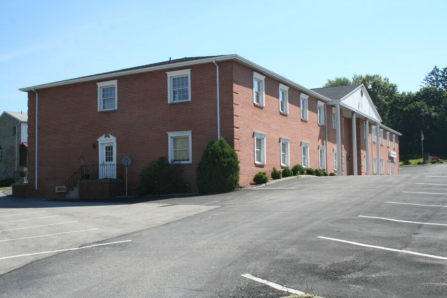More Photos Of 2255-2275 Philadelphia St, Indiana Office For Lease