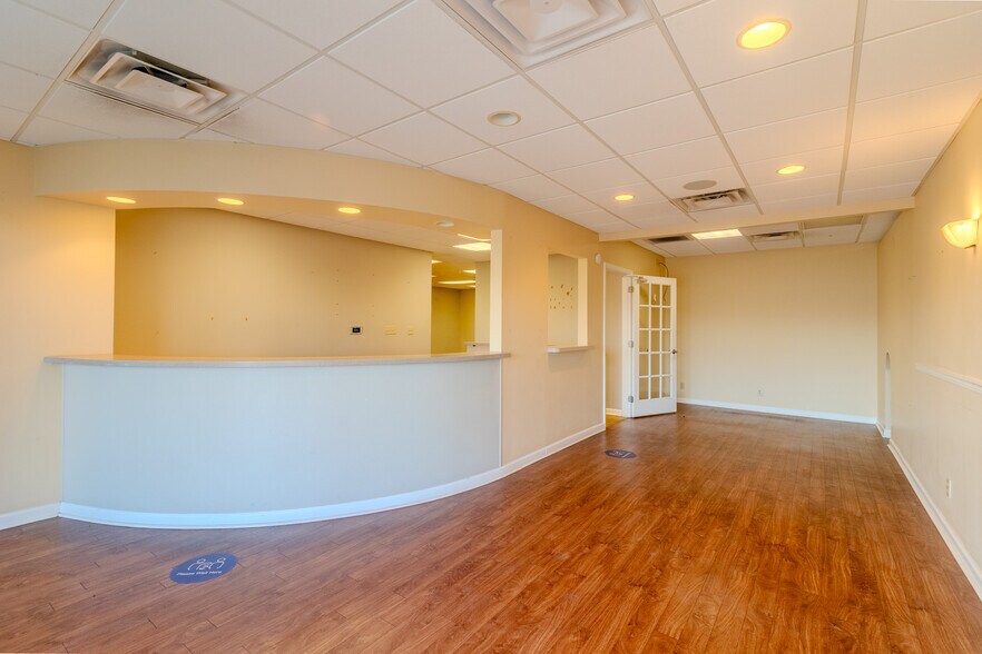 More Photos Of 1230 US Highway 127 S, Frankfort Storefront For Lease