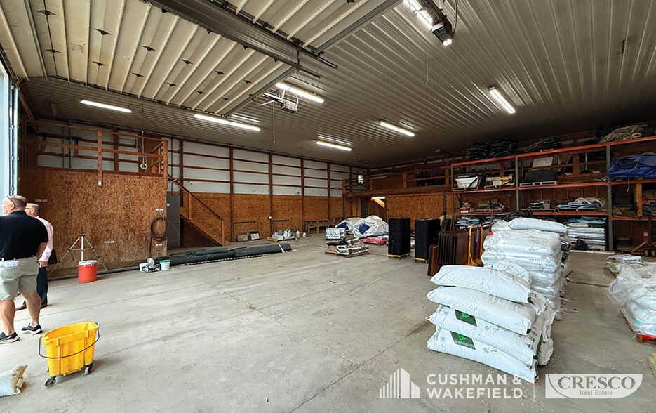 More Photos Of 842 Abbe Rd, Sheffield Village Light Distribution For Lease