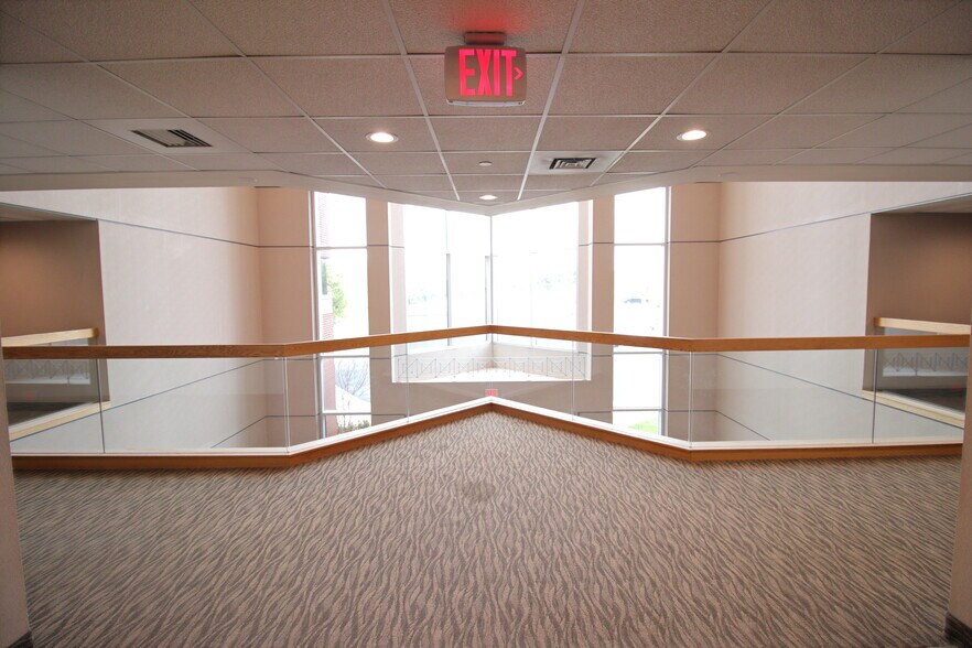 More Photos Of 21495 Ridgetop Cir, Sterling Medical For Sale