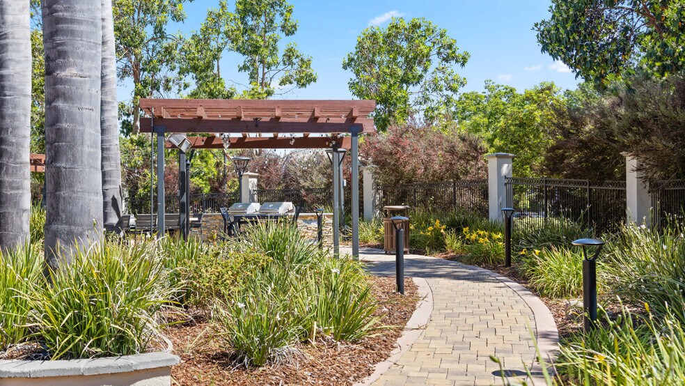 More Photos Of 1001-1101 Park Pl, San Mateo Apartments For Lease