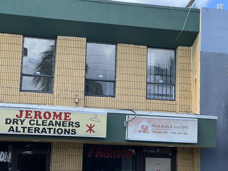 More Photos Of 2001 N Dixie Hwy, Pompano Beach Storefront Retail Office For Lease