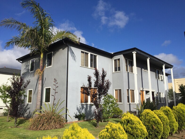 Primary Photo Of 12304 Washington Pl, Los Angeles Apartments For Sale