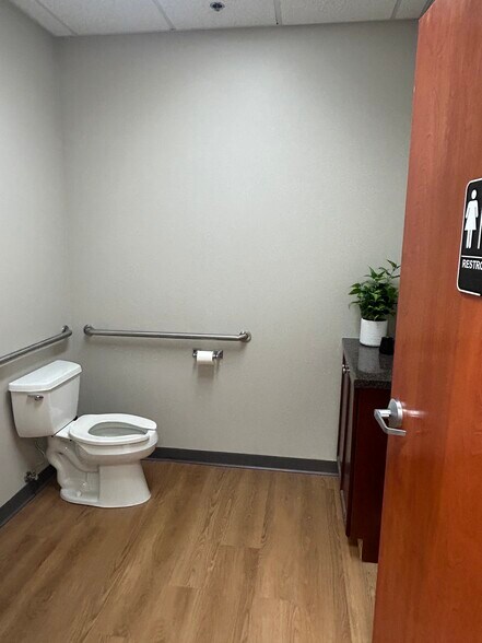 More Photos Of 3333 Aspen Grove Dr, Franklin Office For Sale