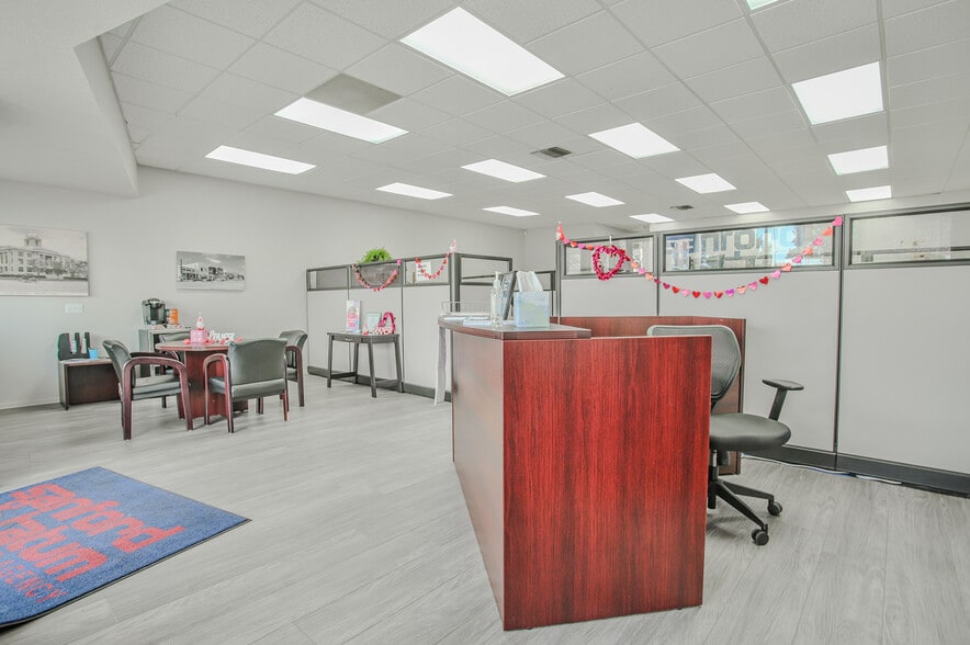 More Photos Of 1824 26th St, Snyder Office For Sale