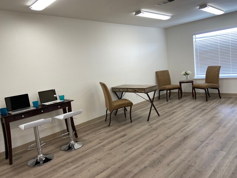 More Photos Of 2275 F St, Livingston Medical For Lease